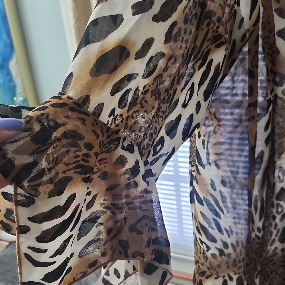 Leopard Print Sheer Duster - Picture 2 of 4